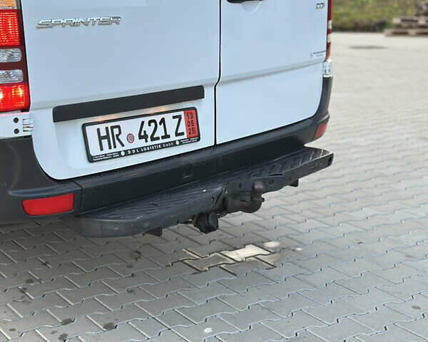 Белый Мерседес Sprinter, объемом двигателя 0 л и пробегом 218 тыс. км за 28837 $, фото 6 на Automoto.ua