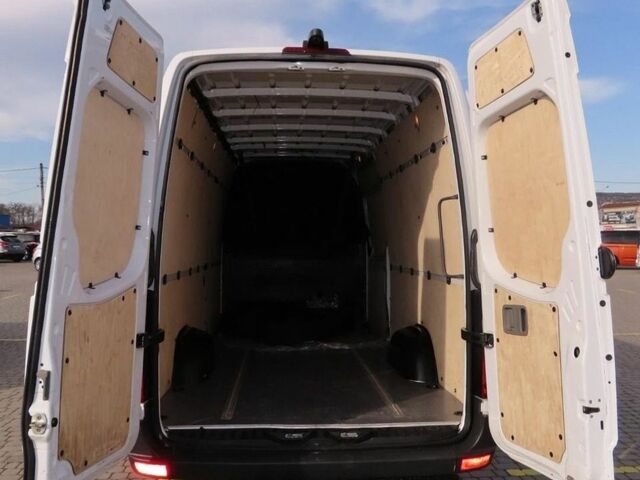 Белый Мерседес Sprinter, объемом двигателя 3 л и пробегом 380 тыс. км за 24200 $, фото 3 на Automoto.ua