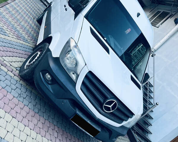 Белый Мерседес Sprinter, объемом двигателя 2.1 л и пробегом 410 тыс. км за 17500 $, фото 4 на Automoto.ua