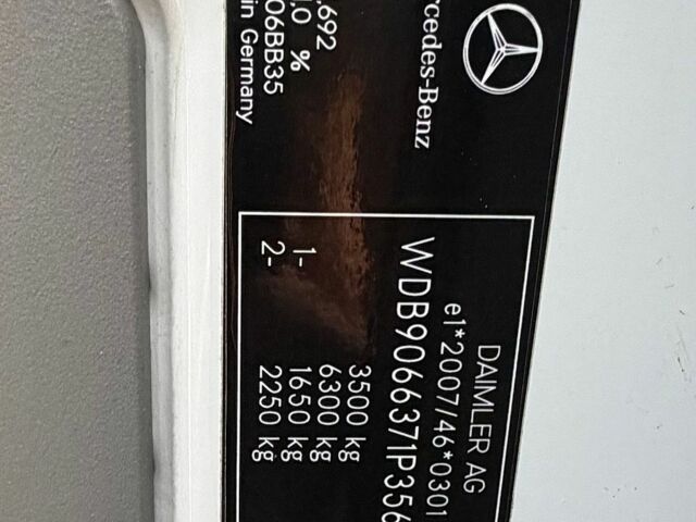 Белый Мерседес Sprinter, объемом двигателя 2.2 л и пробегом 499 тыс. км за 26500 $, фото 8 на Automoto.ua