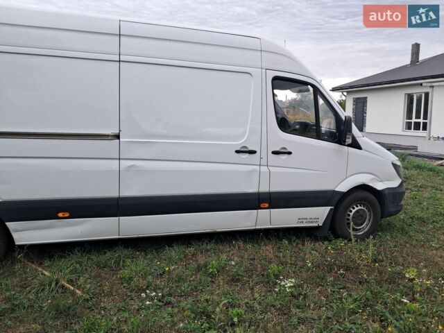 Белый Мерседес Sprinter, объемом двигателя 2.2 л и пробегом 272 тыс. км за 20919 $, фото 2 на Automoto.ua