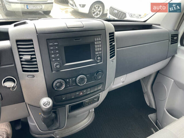 Белый Мерседес Sprinter, объемом двигателя 2.2 л и пробегом 221 тыс. км за 17000 $, фото 10 на Automoto.ua