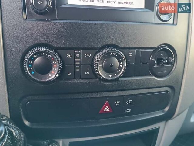 Белый Мерседес Sprinter, объемом двигателя 2.2 л и пробегом 370 тыс. км за 17550 $, фото 55 на Automoto.ua