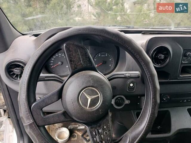 Белый Мерседес Sprinter, объемом двигателя 2.1 л и пробегом 350 тыс. км за 9300 $, фото 11 на Automoto.ua