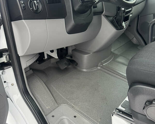 Белый Мерседес Sprinter, объемом двигателя 2.2 л и пробегом 185 тыс. км за 27500 $, фото 19 на Automoto.ua