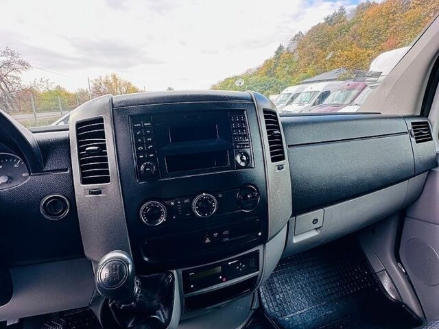 Белый Мерседес Sprinter, объемом двигателя 2.14 л и пробегом 455 тыс. км за 16700 $, фото 31 на Automoto.ua