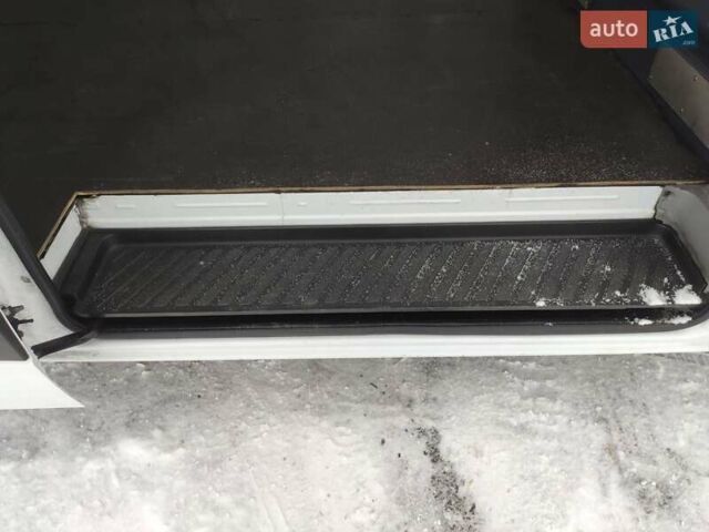 Белый Мерседес Sprinter, объемом двигателя 0 л и пробегом 291 тыс. км за 28800 $, фото 38 на Automoto.ua