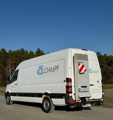 Белый Мерседес Sprinter, объемом двигателя 2.14 л и пробегом 387 тыс. км за 22000 $, фото 3 на Automoto.ua