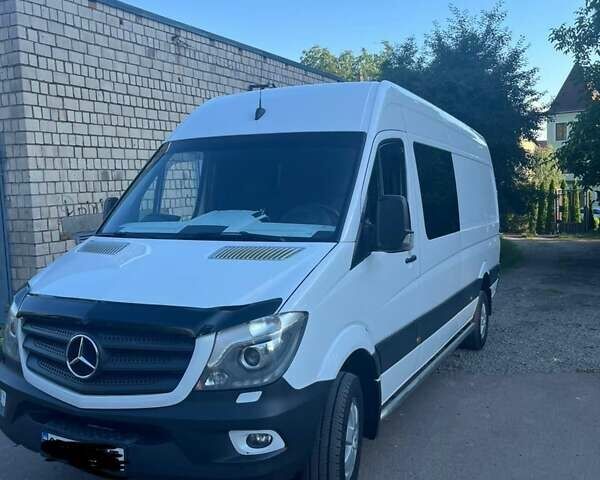 Белый Мерседес Sprinter, объемом двигателя 3 л и пробегом 550 тыс. км за 32642 $, фото 1 на Automoto.ua