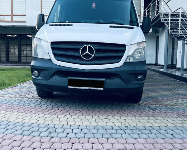 Белый Мерседес Sprinter, объемом двигателя 2.1 л и пробегом 410 тыс. км за 17500 $, фото 5 на Automoto.ua