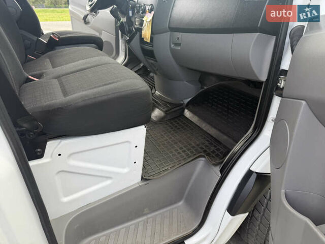 Белый Мерседес Sprinter, объемом двигателя 2.2 л и пробегом 325 тыс. км за 19000 $, фото 19 на Automoto.ua