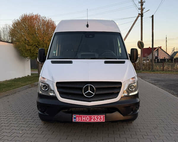 Белый Мерседес Sprinter, объемом двигателя 0 л и пробегом 348 тыс. км за 19300 $, фото 8 на Automoto.ua