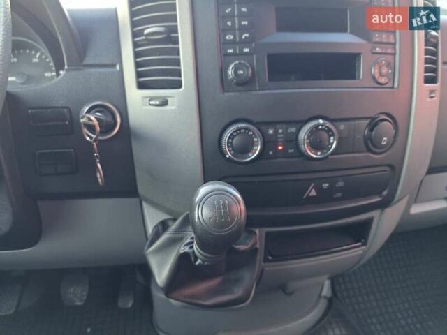 Белый Мерседес Sprinter, объемом двигателя 3 л и пробегом 258 тыс. км за 31500 $, фото 13 на Automoto.ua