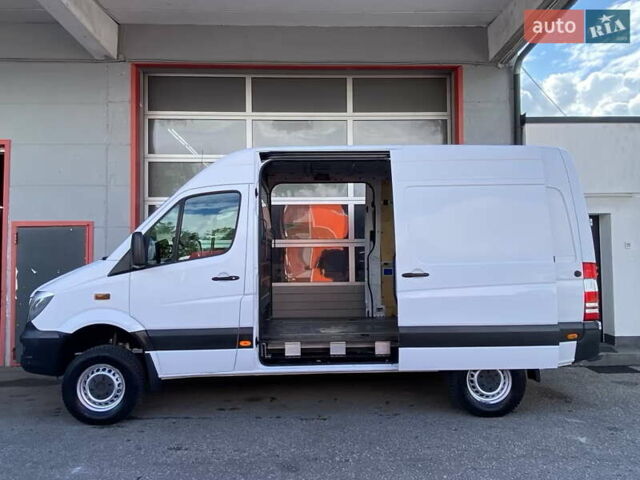 Мерседес Sprinter 2017 в Киеве на Automoto.ua Белый Мерседес Sprinter, объемом двигателя 2.2 л и пробегом 1 тыс. км за 35000 $, фото 4 на Automoto.ua