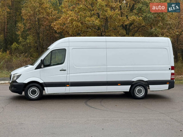 Белый Мерседес Sprinter, объемом двигателя 0 л и пробегом 265 тыс. км за 17900 $, фото 1 на Automoto.ua