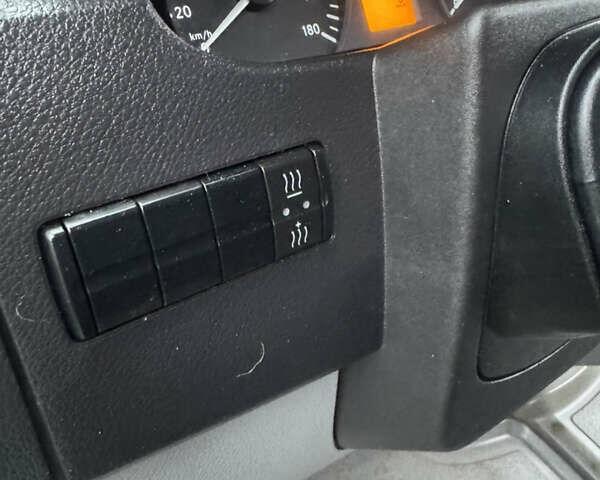 Белый Мерседес Sprinter, объемом двигателя 0 л и пробегом 265 тыс. км за 17900 $, фото 8 на Automoto.ua