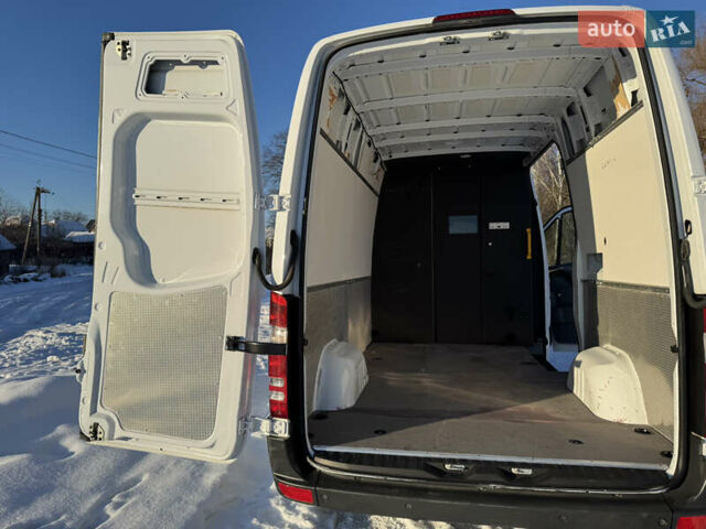 Білий Мерседес Sprinter, об'ємом двигуна 2.2 л та пробігом 387 тис. км за 18850 $, фото 41 на Automoto.ua