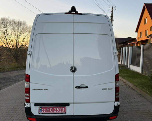 Белый Мерседес Sprinter, объемом двигателя 0 л и пробегом 348 тыс. км за 19300 $, фото 4 на Automoto.ua