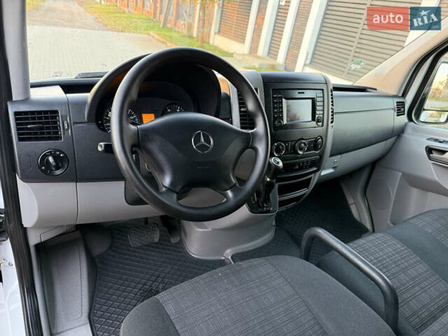 Белый Мерседес Sprinter, объемом двигателя 0 л и пробегом 348 тыс. км за 19300 $, фото 17 на Automoto.ua