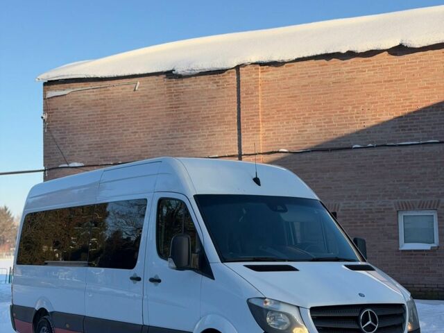 Белый Мерседес Sprinter, объемом двигателя 2.1 л и пробегом 380 тыс. км за 25000 $, фото 2 на Automoto.ua