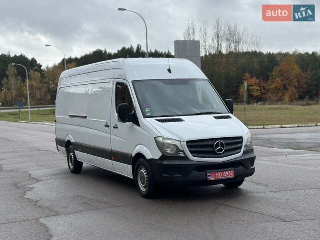 Белый Мерседес Sprinter, объемом двигателя 0 л и пробегом 265 тыс. км за 17900 $, фото 3 на Automoto.ua