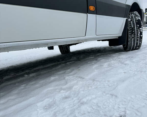 Белый Мерседес Sprinter, объемом двигателя 2.99 л и пробегом 925 тыс. км за 28000 $, фото 61 на Automoto.ua