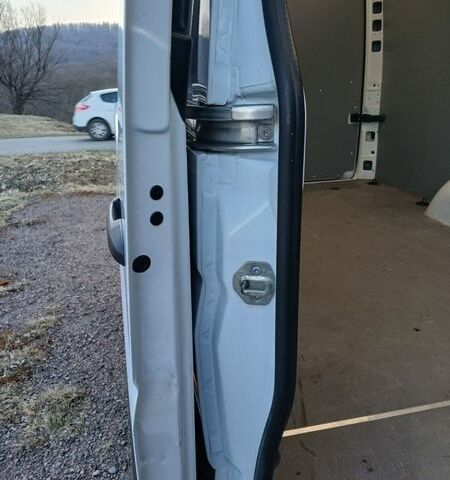 Белый Мерседес Sprinter, объемом двигателя 0 л и пробегом 247 тыс. км за 23999 $, фото 20 на Automoto.ua