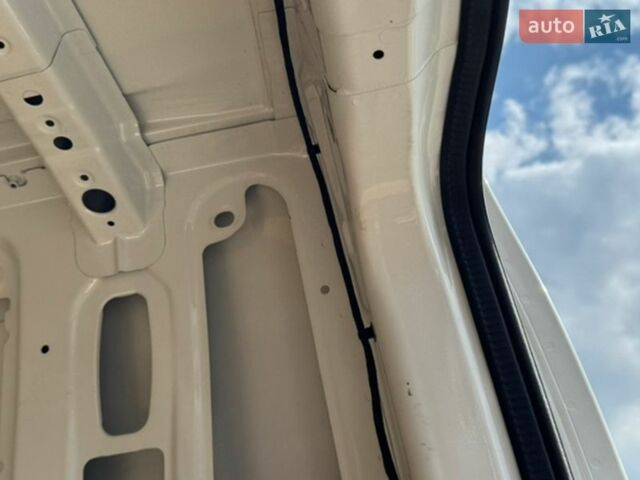 Белый Мерседес Sprinter, объемом двигателя 2.1 л и пробегом 399 тыс. км за 16800 $, фото 60 на Automoto.ua