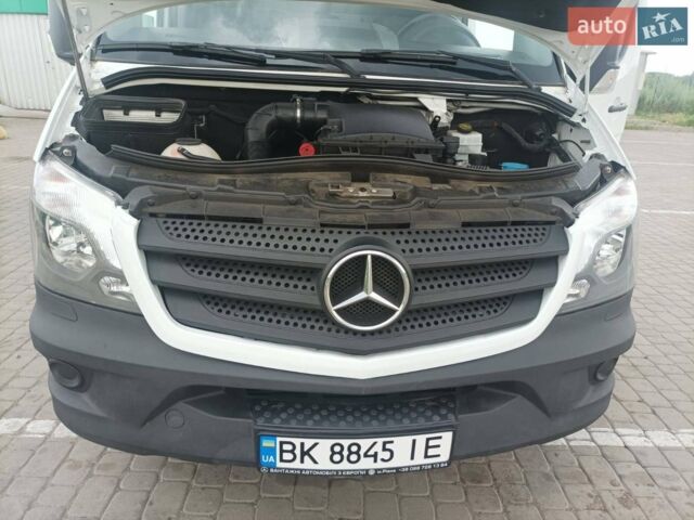 Белый Мерседес Sprinter, объемом двигателя 2.2 л и пробегом 490 тыс. км за 21000 $, фото 16 на Automoto.ua
