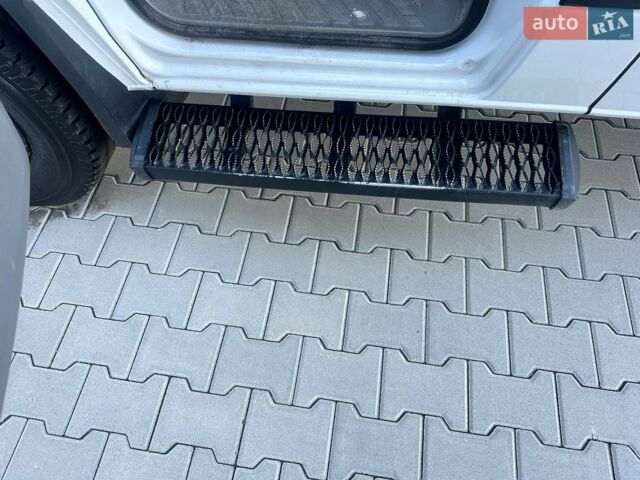 Білий Мерседес Sprinter, об'ємом двигуна 3 л та пробігом 330 тис. км за 30000 $, фото 24 на Automoto.ua