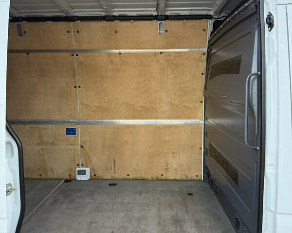 Белый Мерседес Sprinter, объемом двигателя 0 л и пробегом 348 тыс. км за 19300 $, фото 21 на Automoto.ua