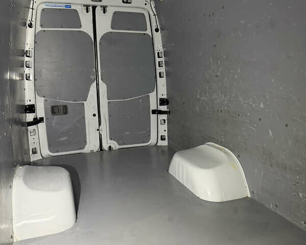 Белый Мерседес Sprinter, объемом двигателя 0 л и пробегом 132 тыс. км за 25900 $, фото 14 на Automoto.ua