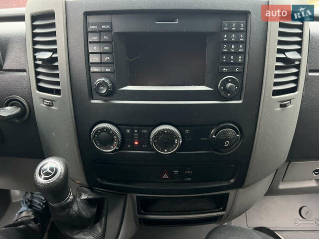 Белый Мерседес Sprinter, объемом двигателя 3 л и пробегом 179 тыс. км за 38800 $, фото 1 на Automoto.ua