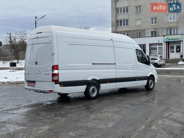 Белый Мерседес Sprinter, объемом двигателя 2.2 л и пробегом 336 тыс. км за 23000 $, фото 13 на Automoto.ua