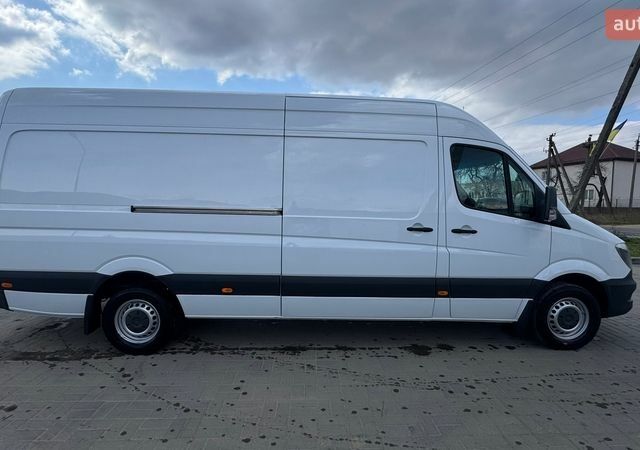 Белый Мерседес Sprinter, объемом двигателя 2.14 л и пробегом 380 тыс. км за 16800 $, фото 8 на Automoto.ua