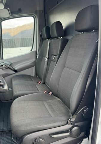 Белый Мерседес Sprinter, объемом двигателя 2.14 л и пробегом 380 тыс. км за 16800 $, фото 25 на Automoto.ua