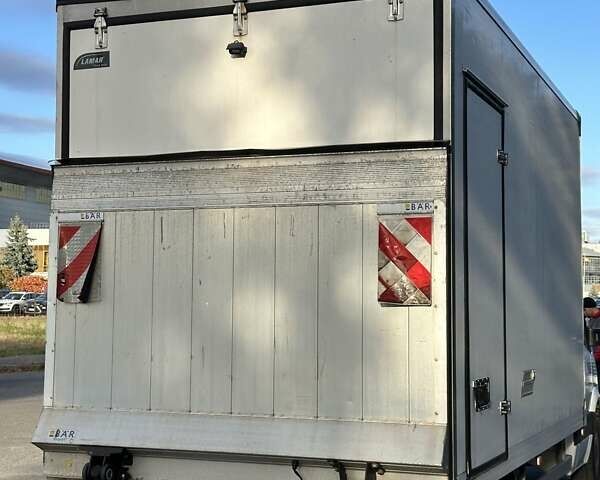 Белый Мерседес Sprinter, объемом двигателя 2.2 л и пробегом 316 тыс. км за 21000 $, фото 4 на Automoto.ua