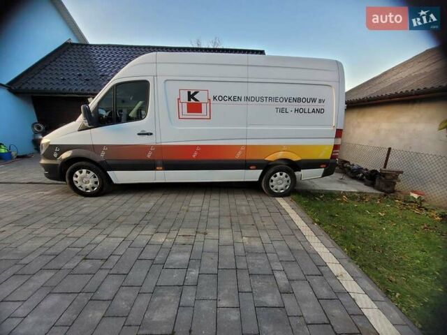 Белый Мерседес Sprinter, объемом двигателя 2.1 л и пробегом 242 тыс. км за 23256 $, фото 5 на Automoto.ua