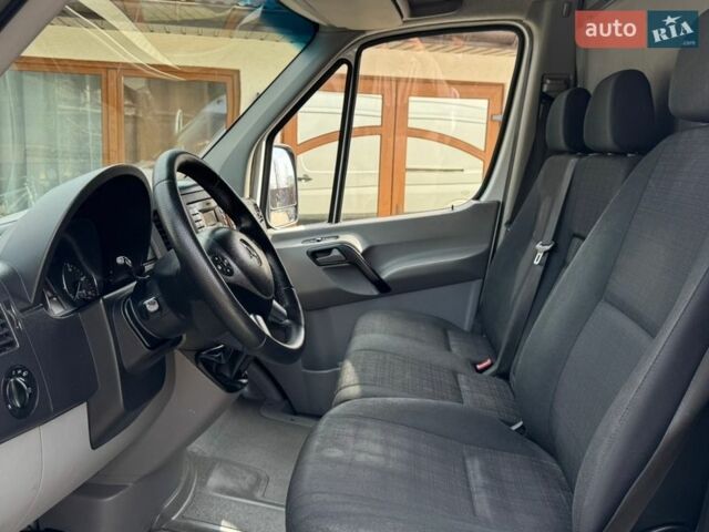 Белый Мерседес Sprinter, объемом двигателя 2.1 л и пробегом 399 тыс. км за 16800 $, фото 28 на Automoto.ua