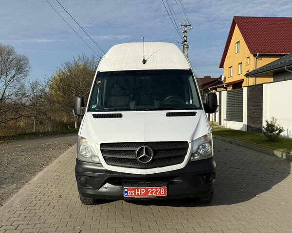 Белый Мерседес Sprinter, объемом двигателя 2.2 л и пробегом 316 тыс. км за 18900 $, фото 2 на Automoto.ua