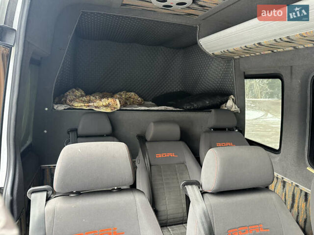 Білий Мерседес Sprinter, об'ємом двигуна 3 л та пробігом 750 тис. км за 29846 $, фото 4 на Automoto.ua