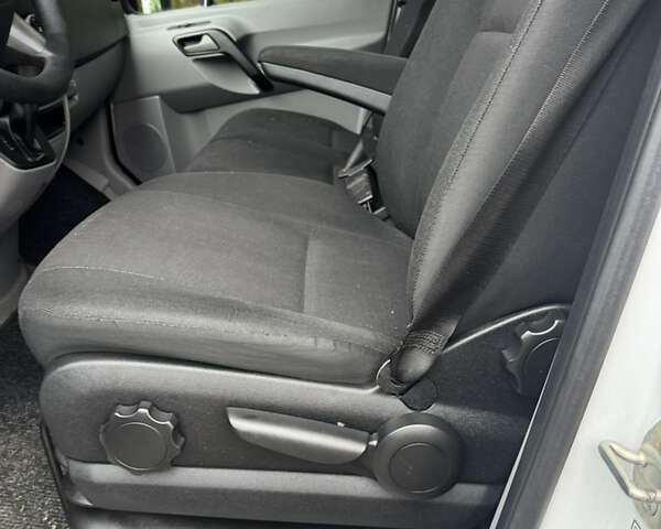 Білий Мерседес Sprinter, об'ємом двигуна 2.2 л та пробігом 271 тис. км за 21200 $, фото 19 на Automoto.ua