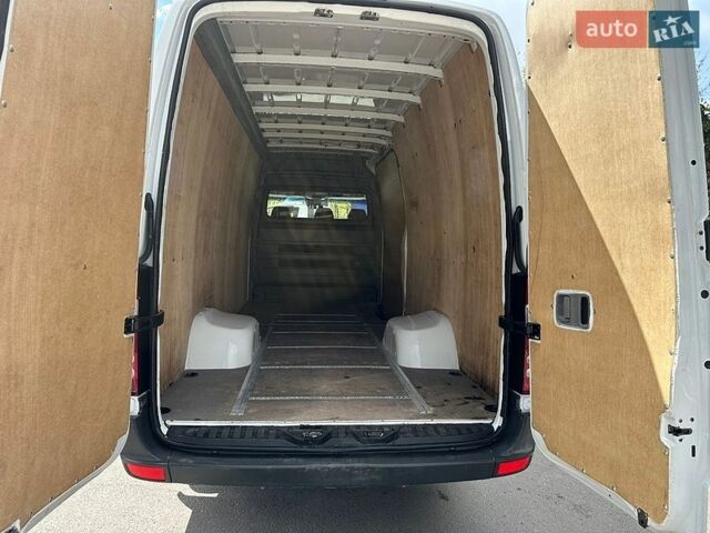 Белый Мерседес Sprinter, объемом двигателя 3 л и пробегом 294 тыс. км за 35700 $, фото 7 на Automoto.ua