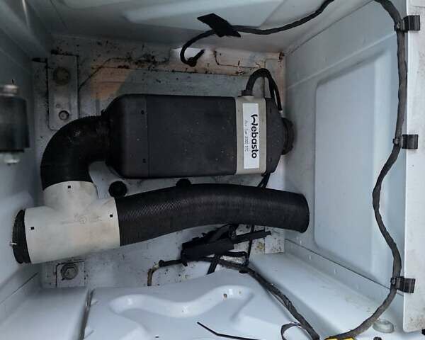 Белый Мерседес Sprinter, объемом двигателя 3 л и пробегом 258 тыс. км за 31500 $, фото 16 на Automoto.ua