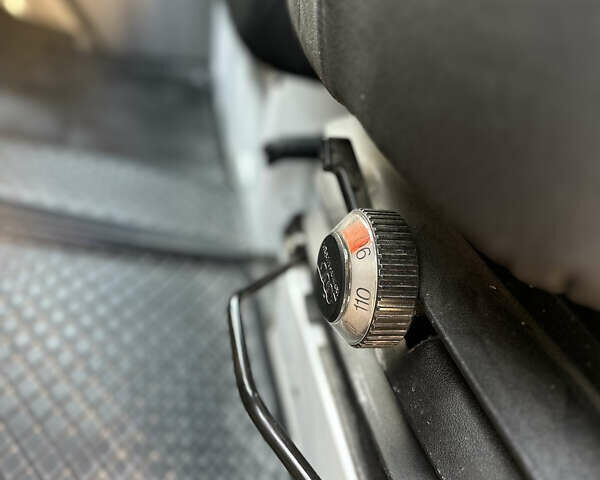 Белый Мерседес Sprinter, объемом двигателя 2.1 л и пробегом 477 тыс. км за 18000 $, фото 8 на Automoto.ua