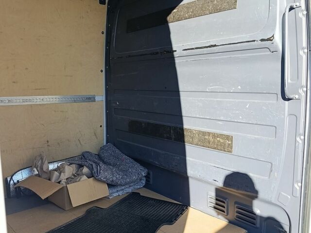 Белый Мерседес Sprinter, объемом двигателя 2.99 л и пробегом 470 тыс. км за 26000 $, фото 4 на Automoto.ua
