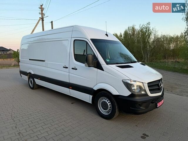 Белый Мерседес Sprinter, объемом двигателя 0 л и пробегом 356 тыс. км за 17500 $, фото 1 на Automoto.ua