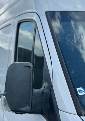 Белый Мерседес Sprinter, объемом двигателя 2.14 л и пробегом 380 тыс. км за 16800 $, фото 18 на Automoto.ua