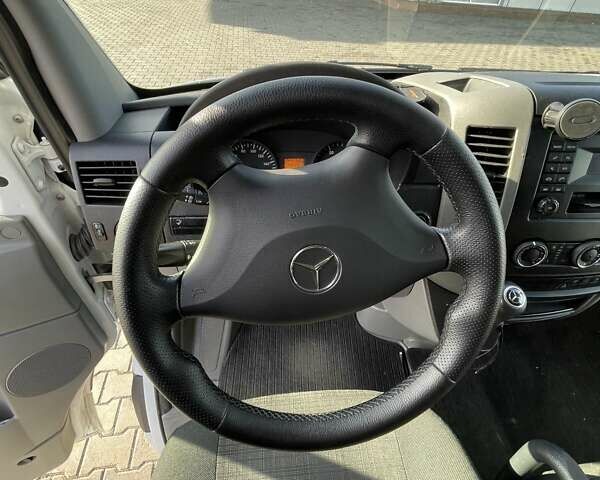 Білий Мерседес Sprinter, об'ємом двигуна 2.2 л та пробігом 245 тис. км за 28000 $, фото 9 на Automoto.ua