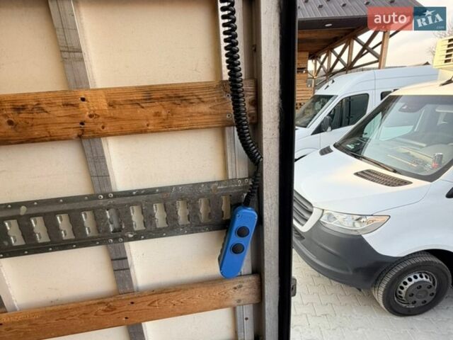 Белый Мерседес Sprinter, объемом двигателя 3 л и пробегом 300 тыс. км за 32455 $, фото 22 на Automoto.ua